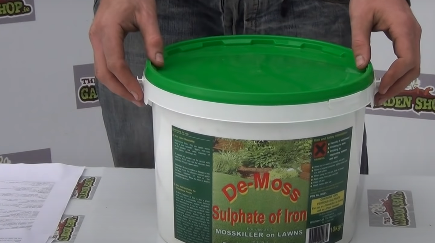 Top 5 Best Moss Killers for Lawns [June 2024 Review] Grass Killer