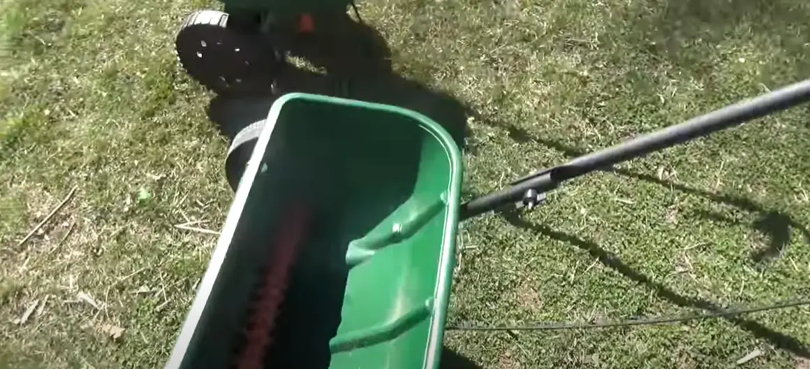 Broadcast Spreader vs. Drop Spreader Which is Better? Grass Killer