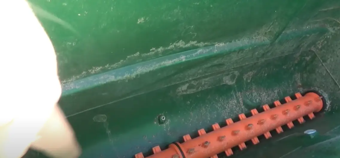 Broadcast Spreader vs. Drop Spreader Which is Better? Grass Killer